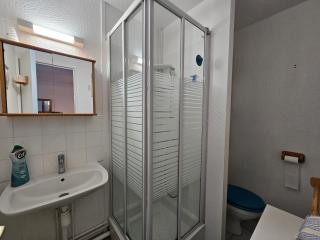 Appartement T2 en Rez-de-Jardin, Terrasse, à 300m de la Plage, Parking, Environnement Calme et Boisé - FR-1-550-71 - Saint-Georges-de-Didonne - 4