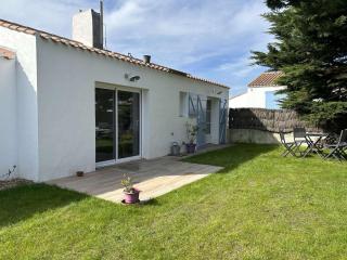 Charmante Maison Plain Pied à 1.5km de la Plage - 4 Couchages - Jardin, Proche Commerces et Cinéma - FR-1-224B-212 - 0