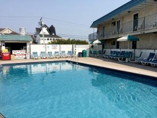 Sand Pebble Motor Lodge - 3