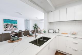 "Julies"-Big fenced yard, nearby beach, Pet friendly - 8