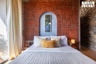 StayVista's Cobblestone Cottage - Villa with Pool View & Indoor-Outdoor Activities - 1