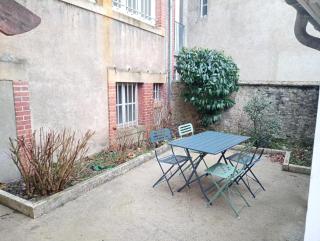 Big Townhouse In Paray Le Monial For 25 People - 1