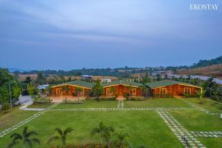 EKOSTAY Luxe - Woodstock Villa I 2 Acre Property I Cricket Turf I Party Friendly - 7