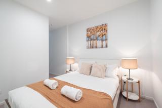 Panoramic Views 2BR with Pool and Free carpark - 3