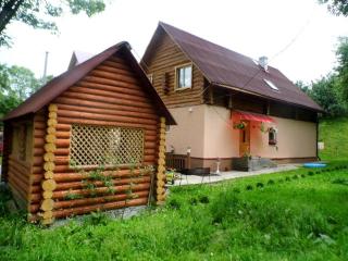 Sadyba Vasha Hata - Pilipets - 1