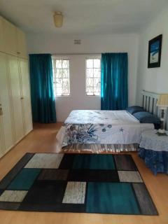 Honey Cottage Accommodation - 3