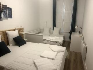 Hyper Centre Cahors Parking + Calme + 50m du blvrd - 2