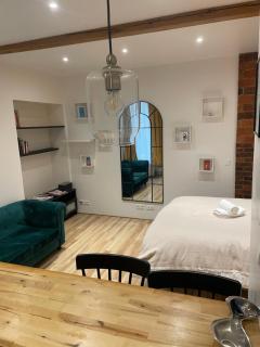 Superbe Studio Montmartre, rue des Abbesses - París - 5