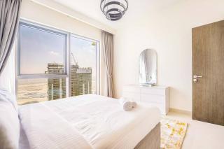 Stunning 1BR Apartment at Harbour Views Dubai Creek - Dubai - 2