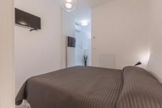 GuestHost - Academy of Fine Arts - Modern Apt with balcony! - 2