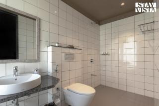 StayVista's Minty Mirage - Mountain & Lake-View Villa with Pool, Expansive Lawn & Terrace - 5