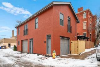 Adorable Reymer Carriage Repair Loft! - Pittsburgh - 5