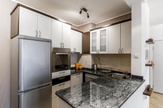 Modern Living Apts - Botanica - PRIVATE PARKING - 1