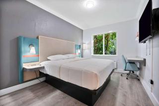 Atrium Hotel, Trademark Collection by Wyndham - 7