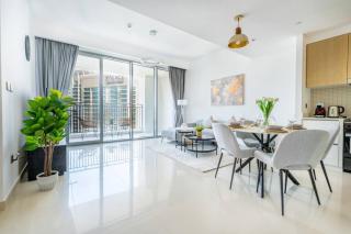 Elegant 1BR Apartment in 17 Icon Bay Dubai Creek - Dubai - 0