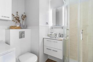 2-bedroom Deluxe Suite with 2 bathrooms & AC only 900 m to Central Station - Varsovie - 3