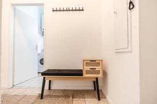 Metropolitan Charm Stylish 2BR & 1LR Apt in Vienna's Core - 2