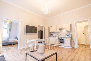 Metropolitan Charm Stylish 2BR & 1LR Apt in Vienna's Core - 5