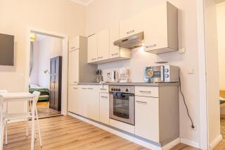 Metropolitan Charm Stylish 2BR & 1LR Apt in Vienna's Core - 3