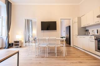 Metropolitan Charm Stylish 2BR & 1LR Apt in Vienna's Core - 6