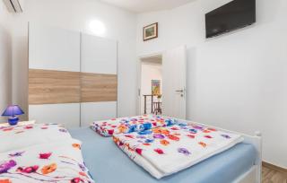 Villa Ketty in Fažana with playground, sea view and private pool - 5