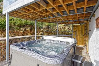 Goferydd, South Stack, Anglesey, 4 bed luxury home, hot tub, dog friendly - Holyhead - 6
