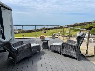 Goferydd, South Stack, Anglesey, 4 bed luxury home, hot tub, dog friendly - Holyhead - 8