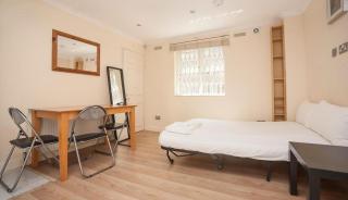 Captivating 1-Bed Apartment in London - London - 1
