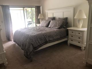 Pool home, close to beach, 3 bedroom/2 bathroom, lakeview - Naples - 4
