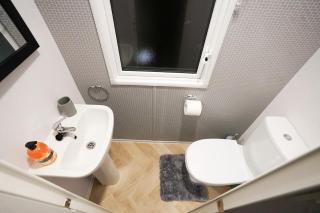 Inviting 3-Bed Lodge in Preston hot tub - 7