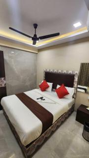 Hotel Vaithi Residency - Andheri West - Mumbai - 1