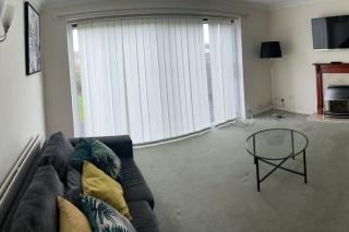 3 Bed House with free parking - 7