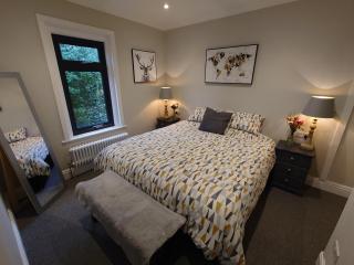 Newly renovated 2-bed bungalow - Bath - 7
