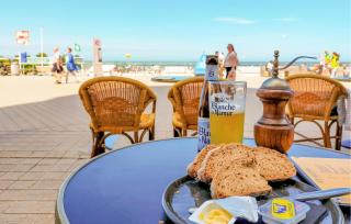 Beach Front Apartment In Oostende - Ostend - 5