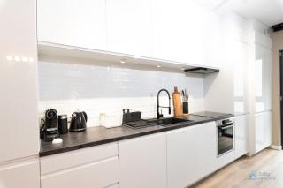 Modern Beige and Grey 3city Studio in Gdynia by Noclegi Renters - Gdynia - 1