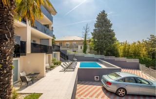 3 Bedroom Nice Apartment In Crikvenica - Crikvenica - 1