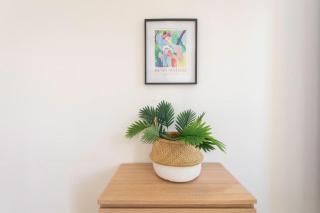 #21 2 Bdr balconies 10 mins walk to sea 5mins to tram - 1