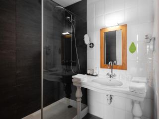 Budget Rooms by Ghent River - Gand - 4