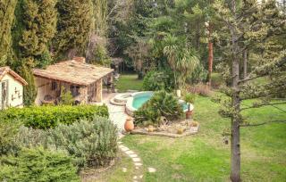 Nice Home In Entraigues-Sur-La-Sorg - 1