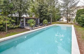 Lovely Home In Entraigues-Sur-La-Sorg - Entraigues-sur-la-Sorgue - 0