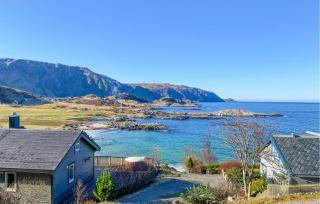2 Bedroom Lovely Home In Raudeberg - Raudeberg - 3