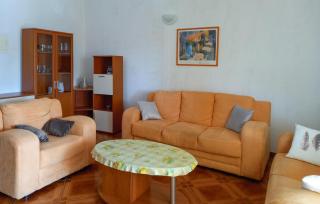 Nice Apartment In Starigrad Paklenica - 8