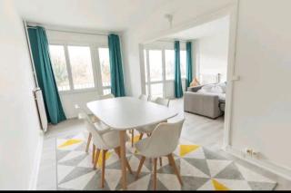 * Cosy & Spacieux * (75 M2) RER D à 5 min à pied - Corbeil-Essonnes - 8