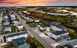 Unit 10 at Tiffany's - Surf City - 2