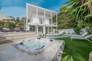 Tropical 4 BDRM Villa in Prime Location w Jacuzzi - Marbella - 9