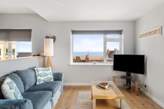 The Bay Apartment - Sea Views Village Centre - 5