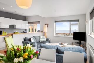 The Bay Apartment - Sea Views Village Centre - 3