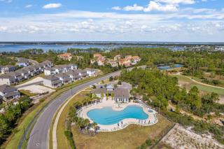 Living In Luxury - Pensacola - 1