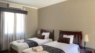 Stoney's Country Hotel - Gochas - 0