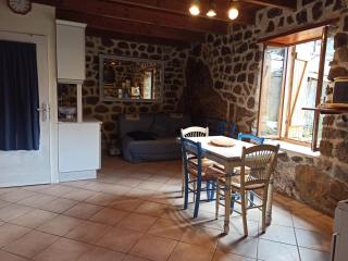 Gîte le rocher du château de Retourtour - 3